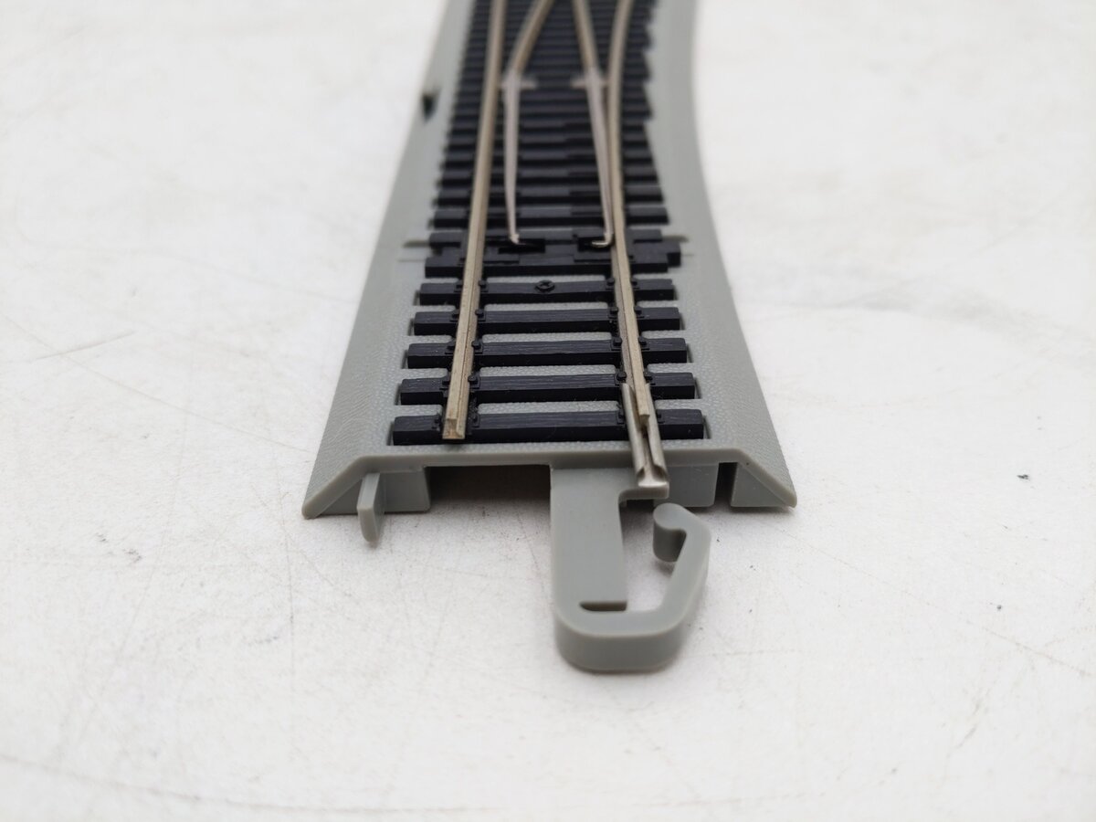 Bachmann 44560 HO Nickel Silver #6 E-Z Track Right-Hand Remote Switch Turnout EX