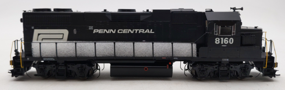 Athearn ATHG40690 HO Scale Penn Central GP38-2 Diesel Locomotive #8160 w/ Sound LN/Box