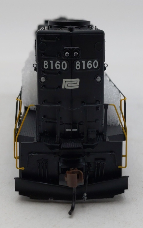 Athearn ATHG40690 HO Scale Penn Central GP38-2 Diesel Locomotive #8160 w/ Sound LN/Box