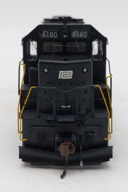 Athearn ATHG40690 HO Scale Penn Central GP38-2 Diesel Locomotive #8160 w/ Sound LN/Box