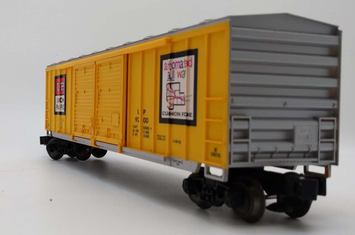 Lionel 6-17227 O Gauge Union Pacific Double Door Standard Boxcar #9200 EX/Box