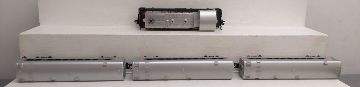 Lionel 6-11828 O Gauge NJ Transit Diesel Diesel Passenger Car Set EX/Box