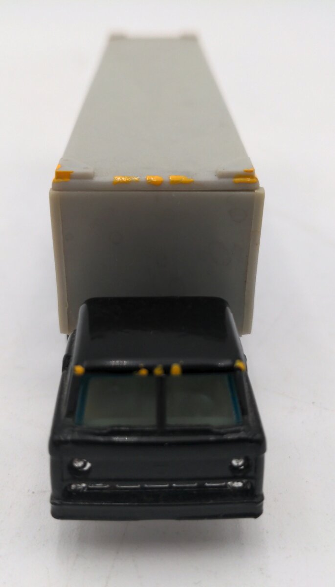 YatMing 1:87 Scale Diecast Roadway Semi-Truck EX