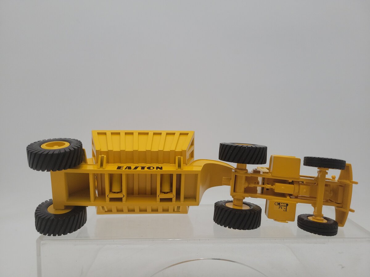 EMD DW20 1:50 Scale Caterpillar CAT DW20 Tractor With Easton Side Dump Trailer EX/Box
