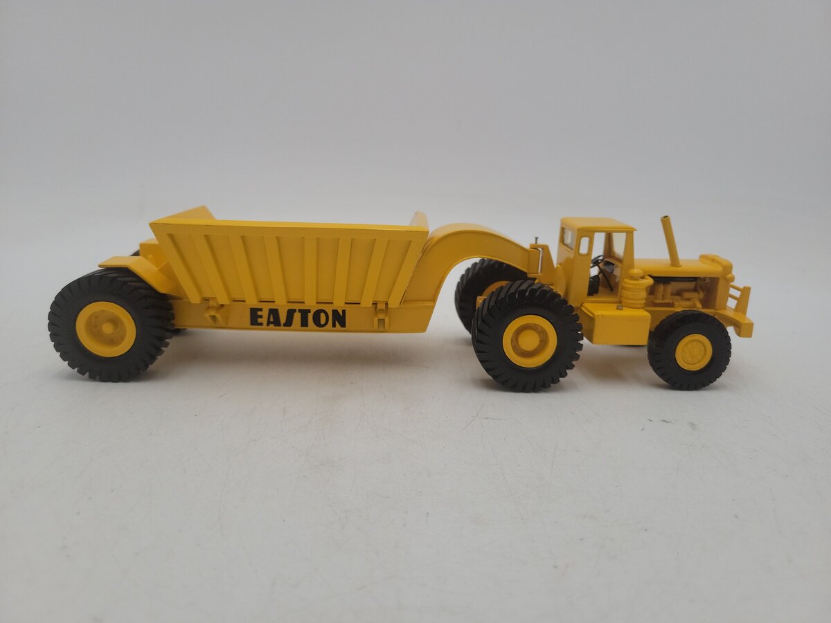 EMD DW20 1:50 Scale Caterpillar CAT DW20 Tractor With Easton Side Dump Trailer EX/Box