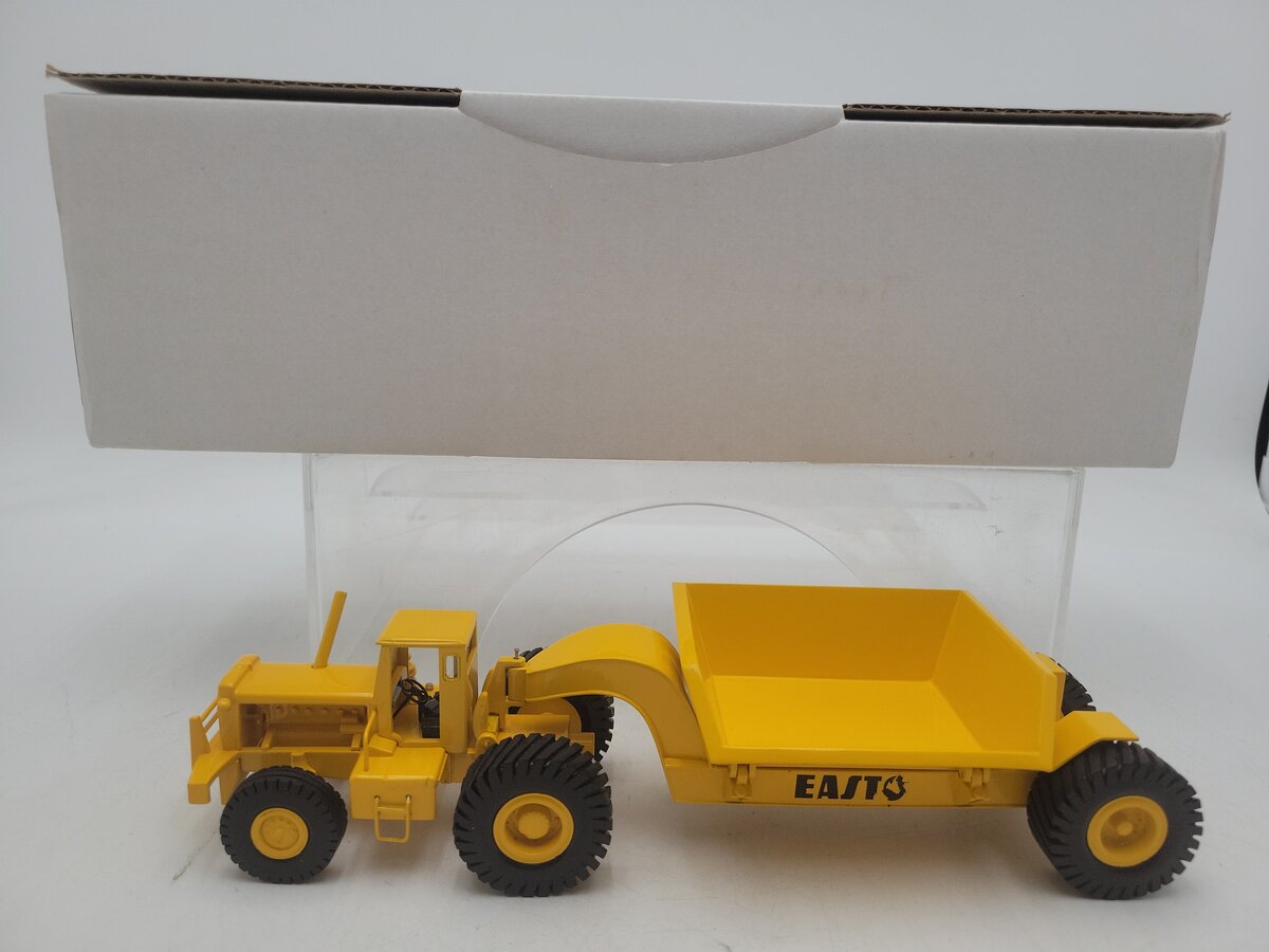 EMD DW20 1:50 Scale Caterpillar CAT DW20 Tractor With Easton Side Dump Trailer EX/Box