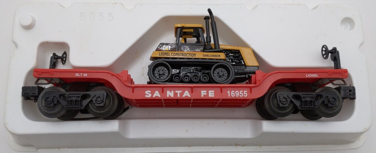 Lionel 6-16955 O Gauge Santa Fe Flatcar with Ertl Challenger EX/Box