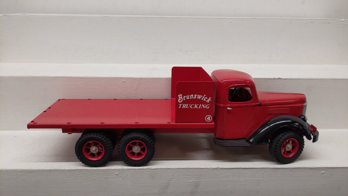 Brunswick Toys 552 1:16 Scale 
