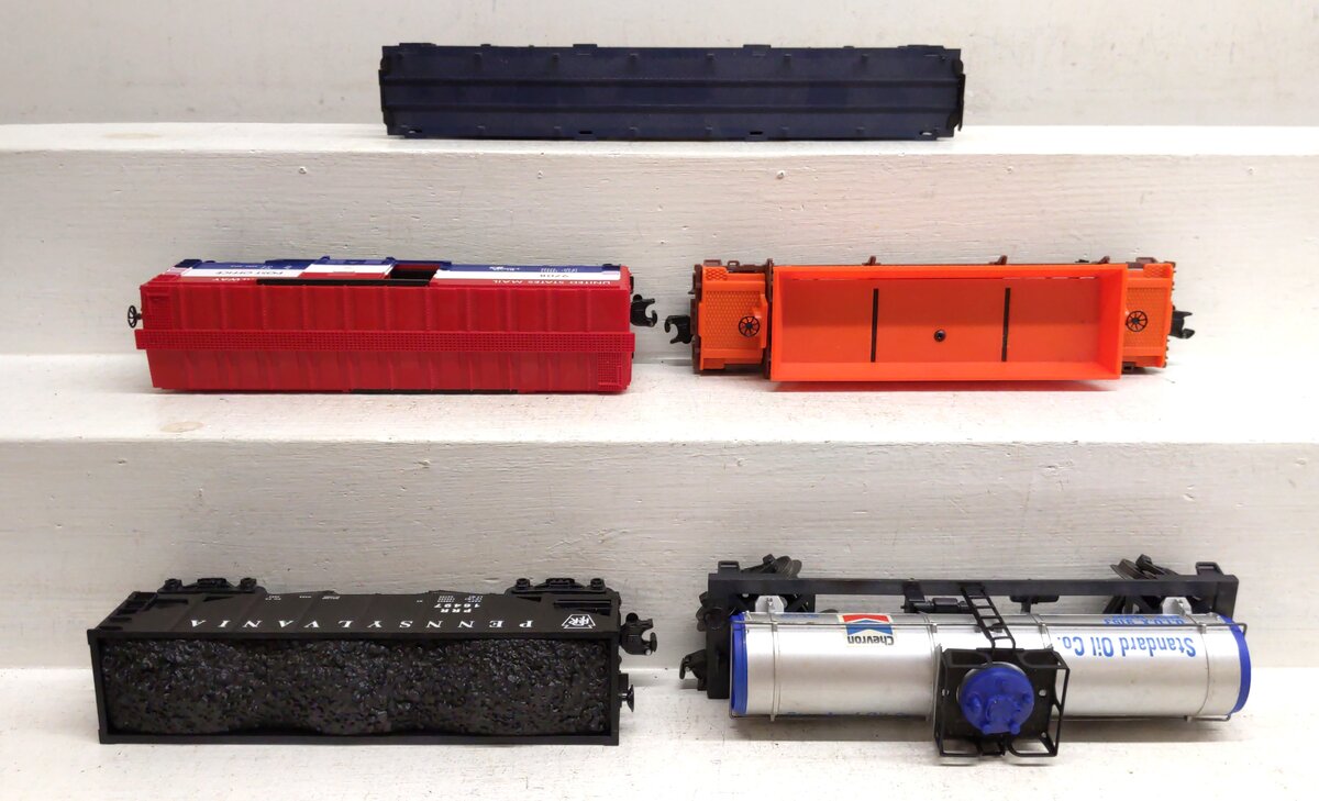 Lionel & Other O Gauge Assorted Freight Cars [5] EX