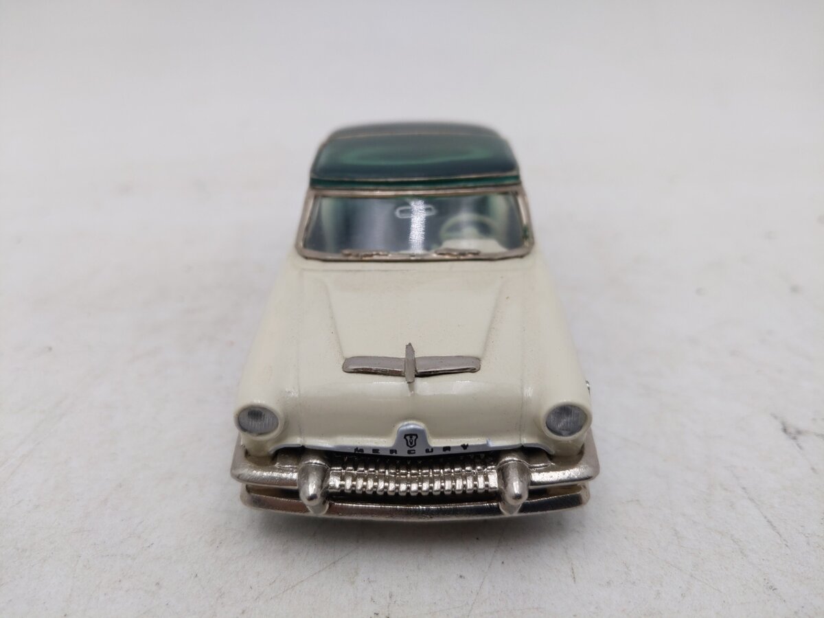 Collector's Classics 305426 1:43 1954 Mercury Monterey Sun Valley EX