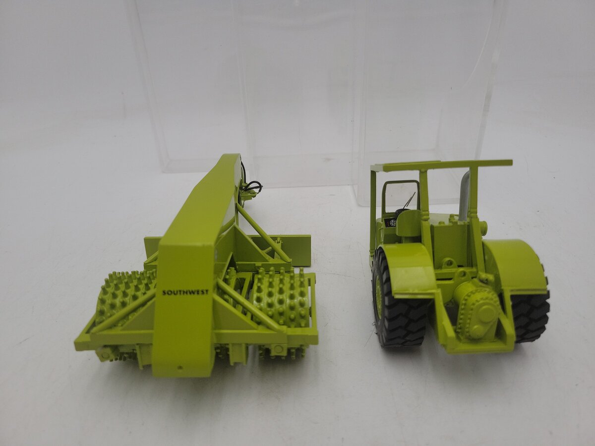 RR Models 454 1:50 Scale Euclid Southwest Vibrant Green 3 Drum Compactor W/Blade EX/Box