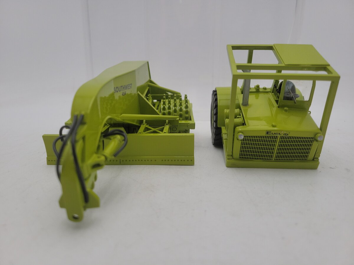 RR Models 454 1:50 Scale Euclid Southwest Vibrant Green 3 Drum Compactor W/Blade EX/Box