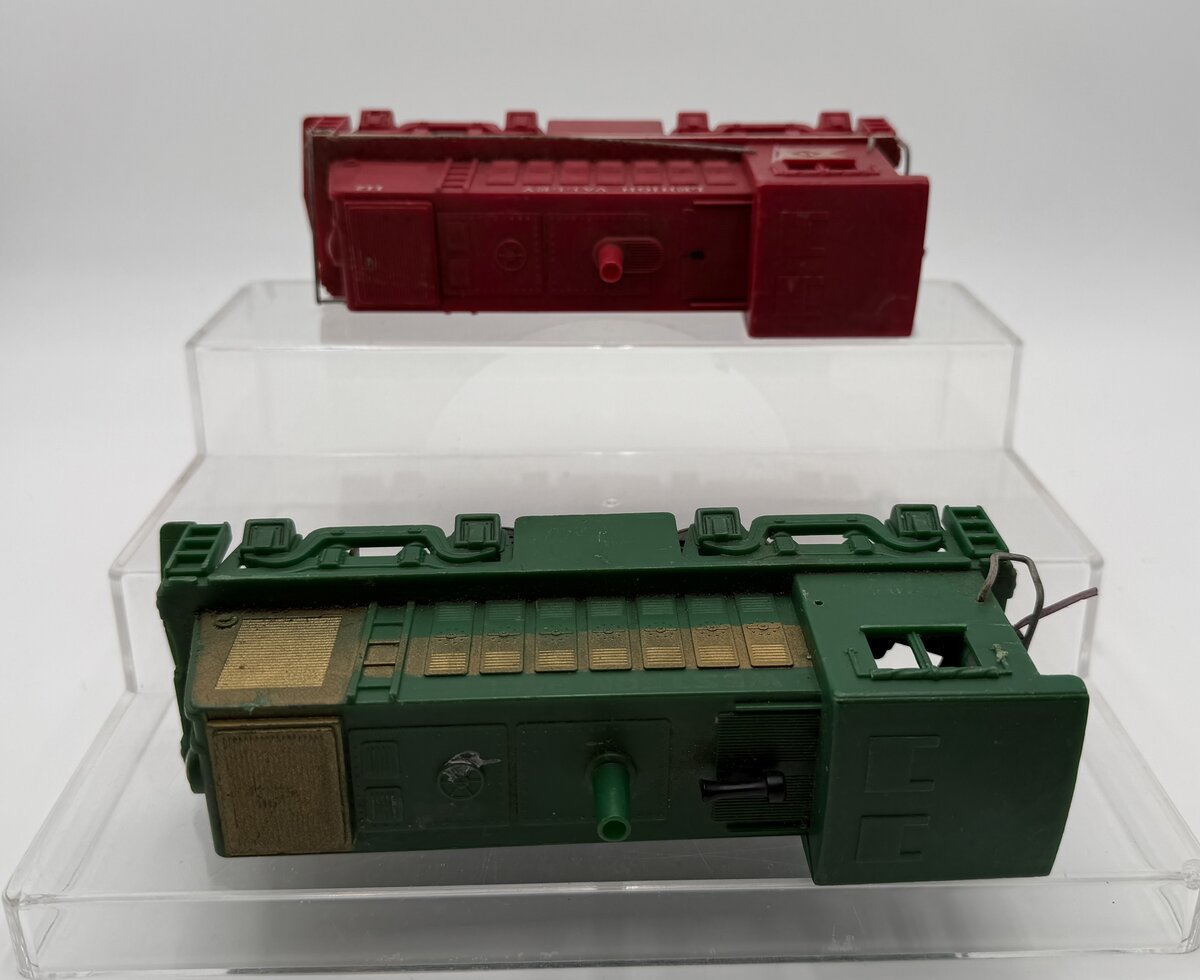 Marx Vintage O Diesel Switcher Locomotives: 112 & 702 [2]