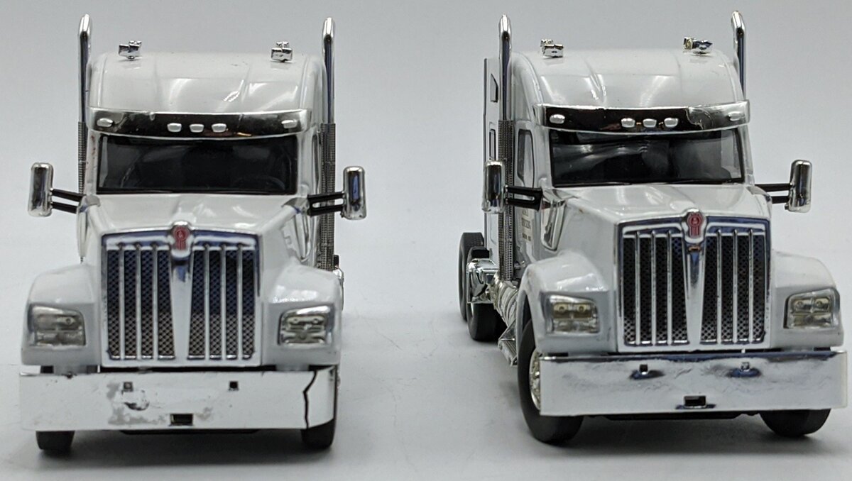 Tonkin 1:50 Diecast Kenworth W990 Sleeper Cab Set of Two - White VG/Box