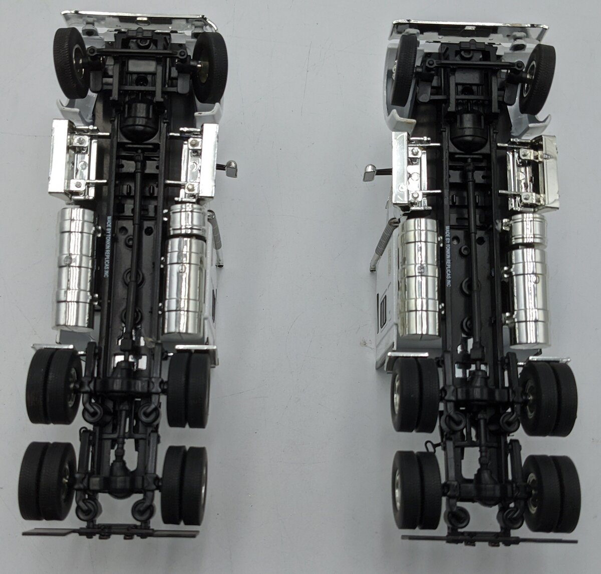 Tonkin 1:50 Diecast Kenworth W990 Sleeper Cab Set of Two - White VG/Box
