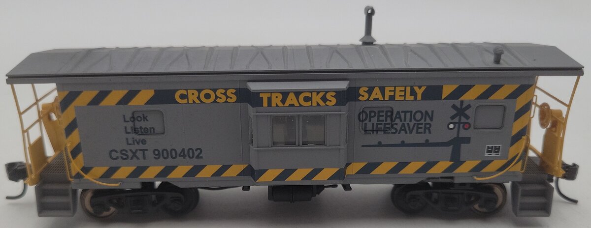 Walthers 932-40463 HO Scale CSX International Car Co. Bay Window Caboose #900402 EX/Box