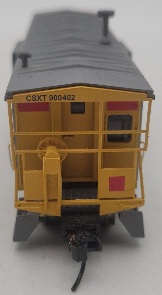 Walthers 932-40463 HO Scale CSX International Car Co. Bay Window Caboose #900402 EX/Box