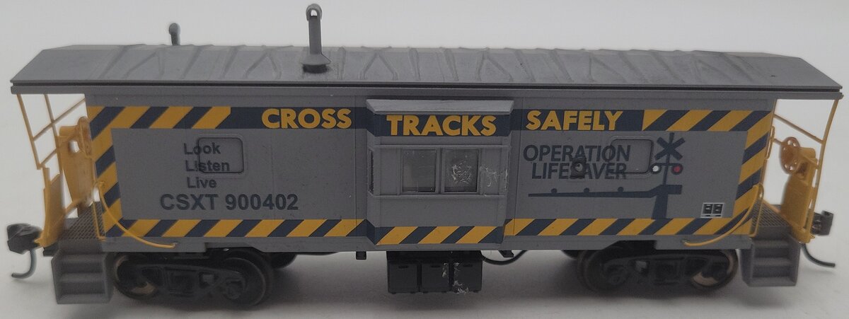 Walthers 932-40463 HO Scale CSX International Car Co. Bay Window Caboose #900402 EX/Box
