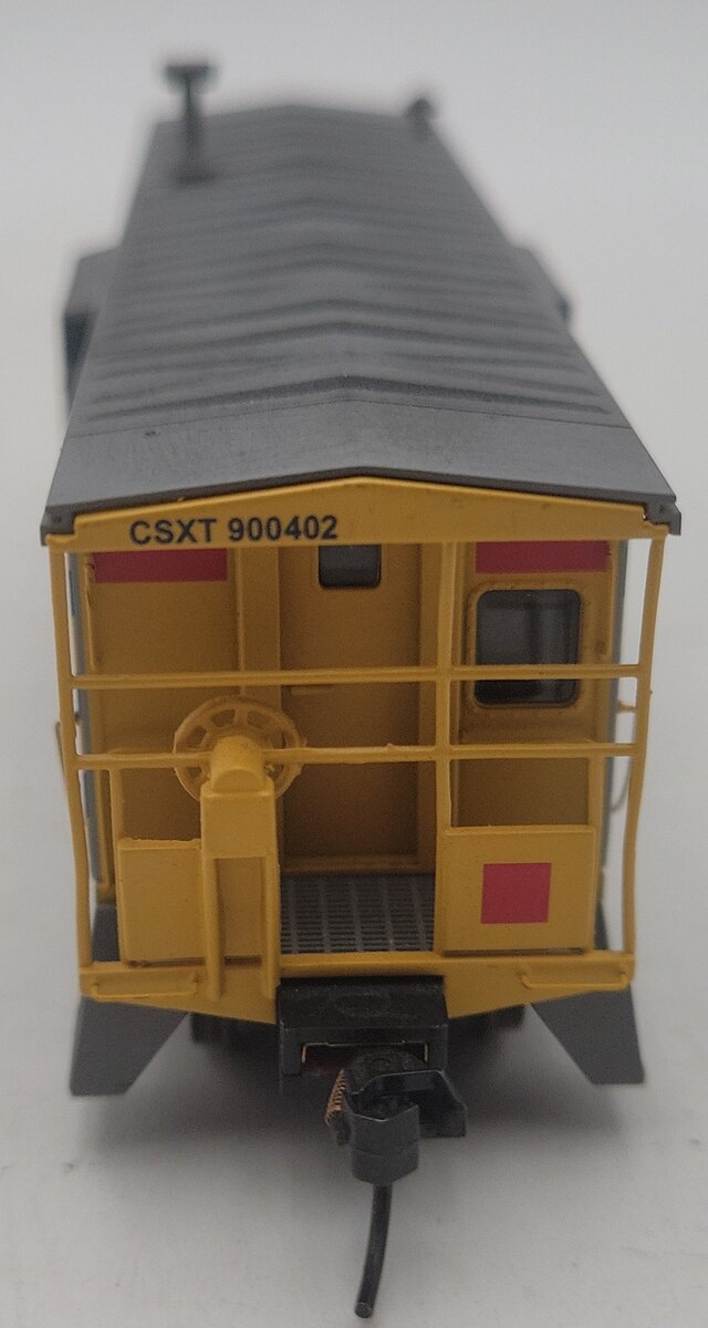Walthers 932-40463 HO Scale CSX International Car Co. Bay Window Caboose #900402 EX/Box