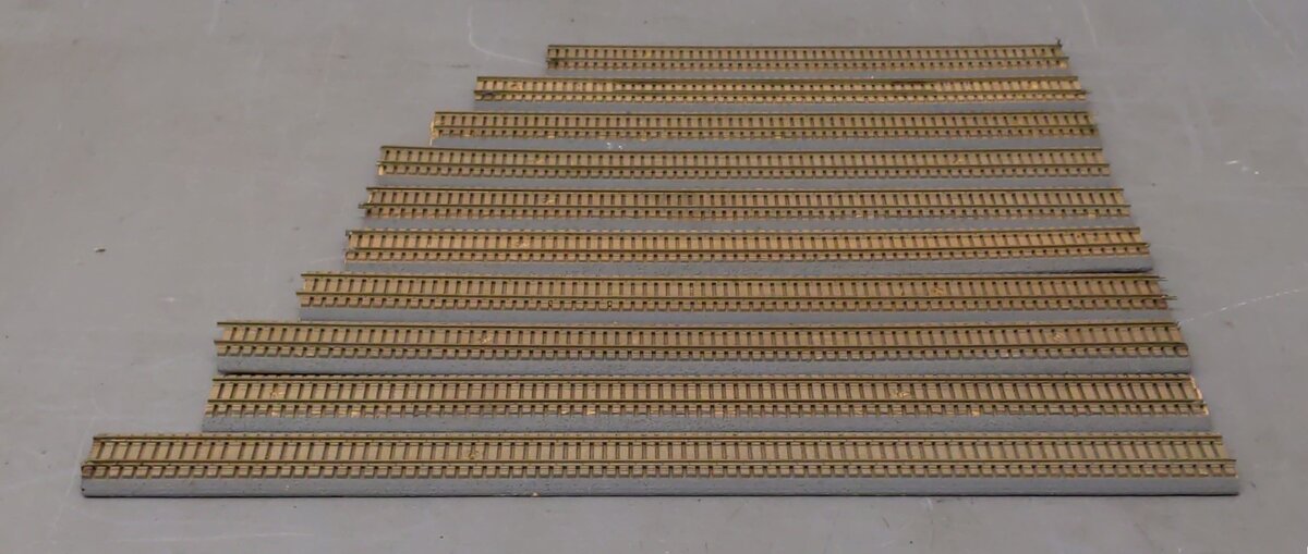 Custom Wood bed HO Scale 13 to 21 inch Straight Track Sections [10] VG