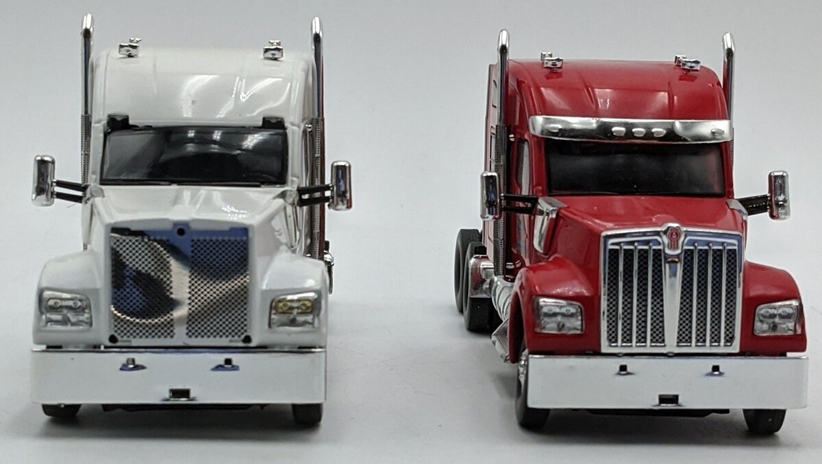 Tonkin 1:50 Diecast Kenworth W990 Sleeper Cab Set of Two White/Red VG/Box