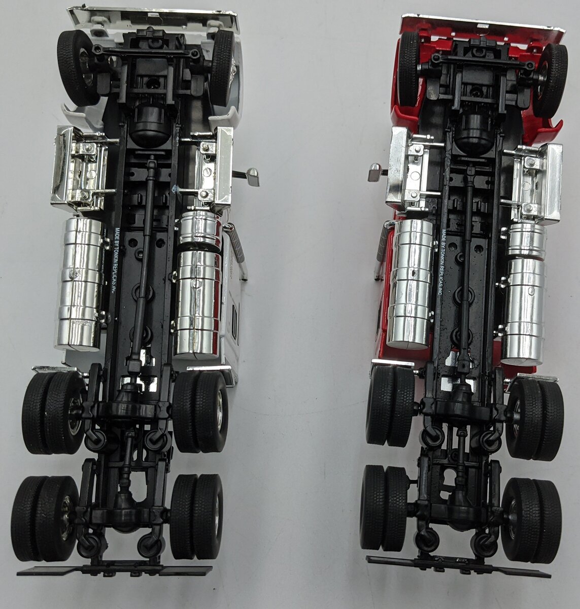 Tonkin 1:50 Diecast Kenworth W990 Sleeper Cab Set of Two White/Red VG/Box