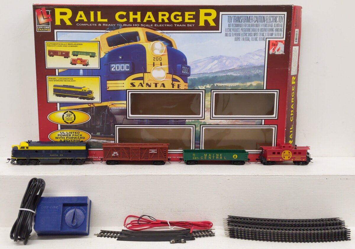 Life Like 433-8886 HO Scale Santa Fe Diesel Freight Train Set LN/Box