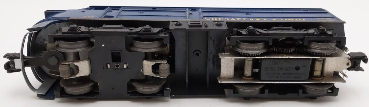 Lionel 225 Vintage O Chesapeake & Ohio A Unit Powered Diesel Locomotive VG