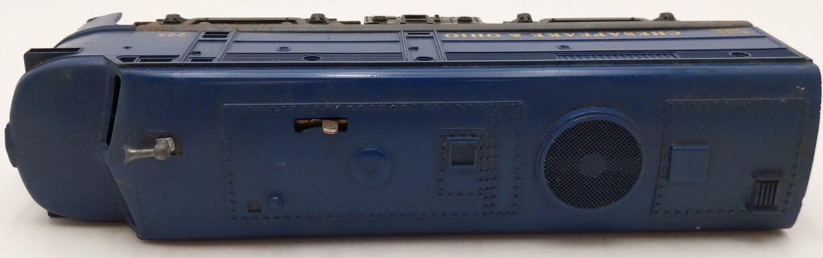 Lionel 225 Vintage O Chesapeake & Ohio A Unit Powered Diesel Locomotive VG