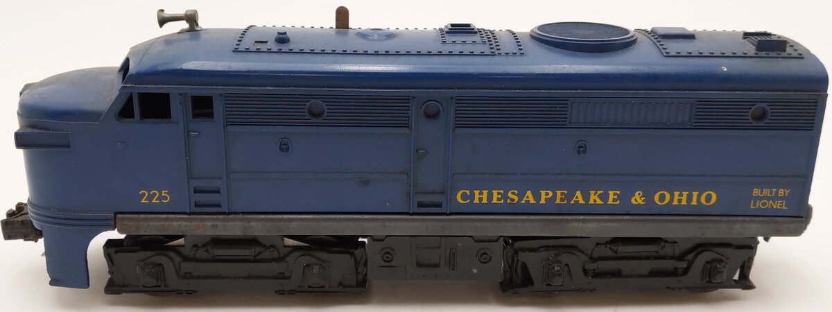 Lionel 225 Vintage O Chesapeake & Ohio A Unit Powered Diesel Locomotive VG