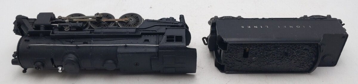 Lionel 675 Vintage O 2-6-2 Prairie Diecast Steam Locomotive and 6466W Tender VG