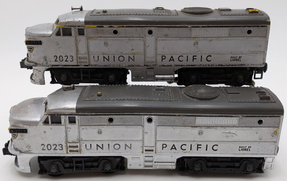 Lionel 2023 Vintage O Union Pacific Alco AA Diesel Locomotives - Silver & Gray