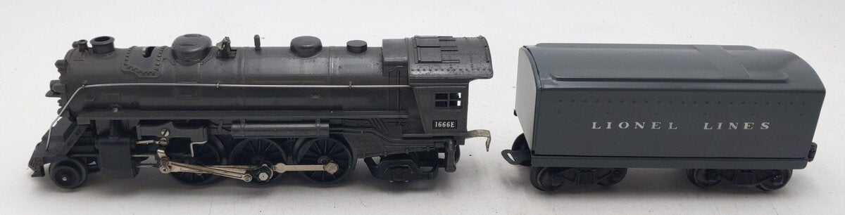 Lionel 1666E Vintage O Gray 2-6-2 Steam Locomotive with Tender VG