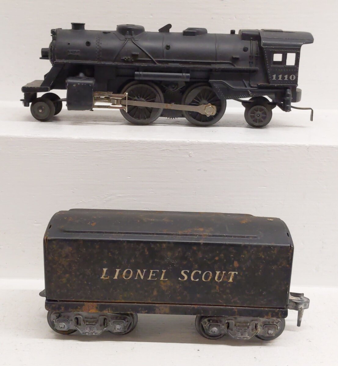 Lionel 1110 Vintage O 2-4-2 Postwar Steam Locomotive & Tender VG