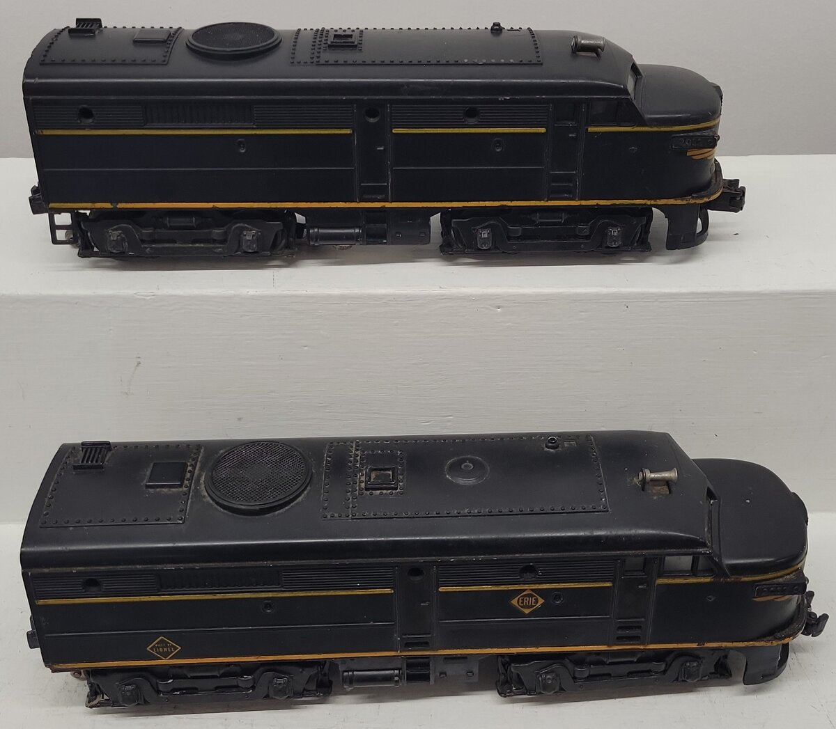 Lionel 2032 Vintage O Gauge Erie Alco AA Diesel Locomotive Set VG