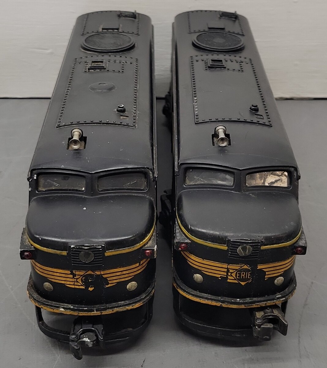 Lionel 2032 Vintage O Gauge Erie Alco AA Diesel Locomotive Set VG