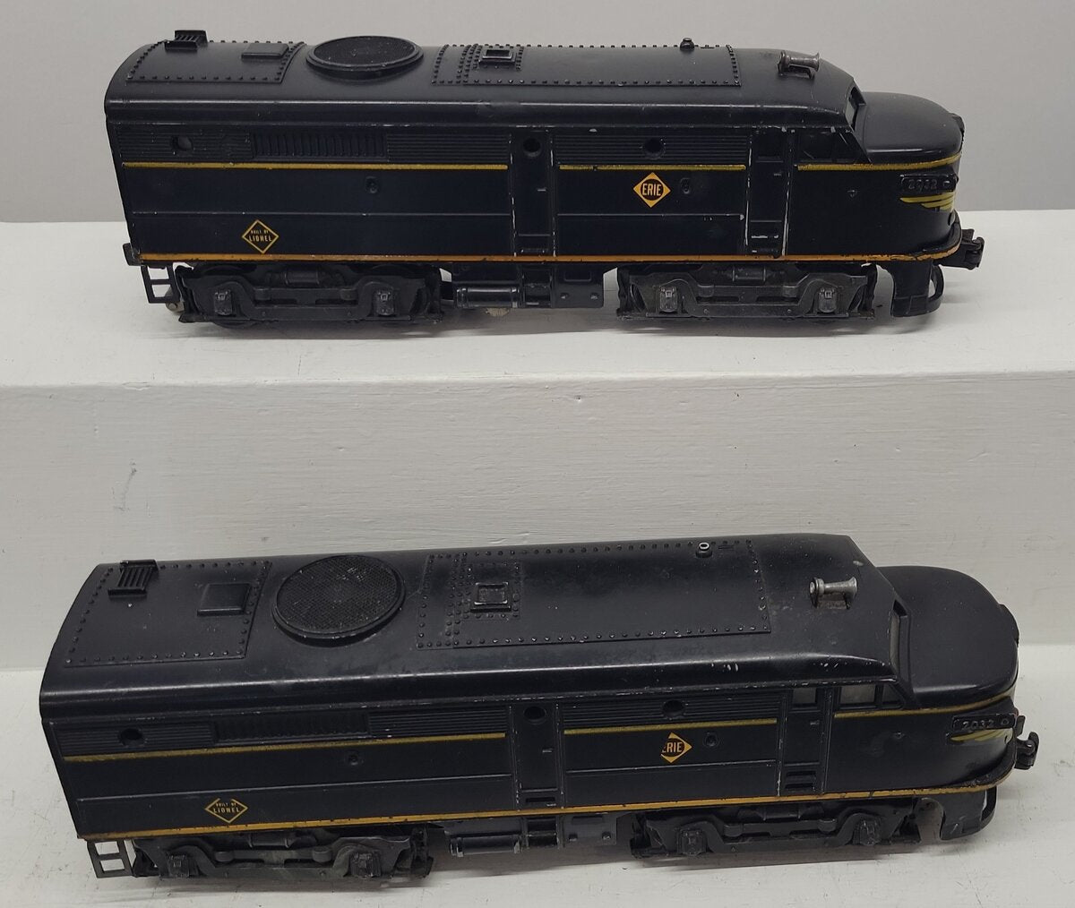 Lionel 2032 Vintage O Gauge Erie Alco AA Diesel Locomotive Set VG