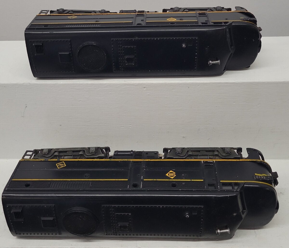Lionel 2032 Vintage O Gauge Erie Alco AA Diesel Locomotive Set VG