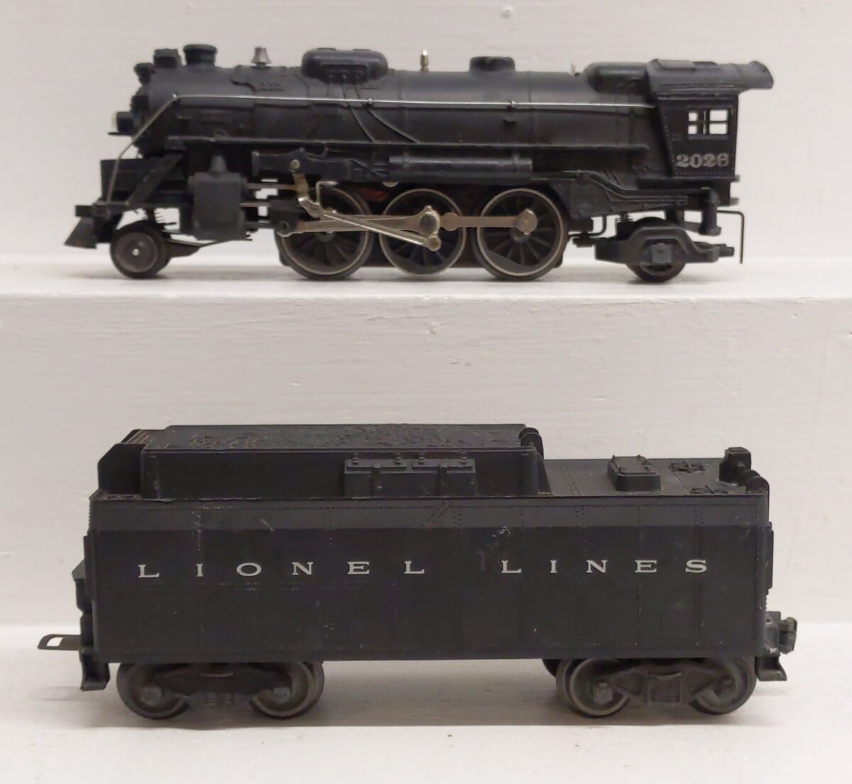 Lionel 2026 Vintage O 2-6-2 Diecast Steam Locomotive & 6026W Tender VG