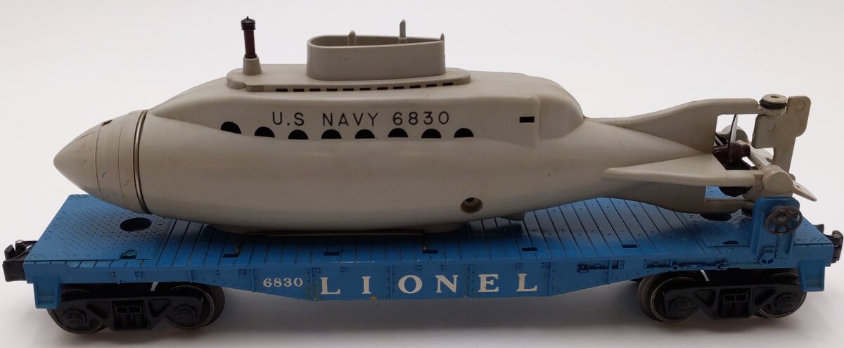 Lionel 6830 Vintage O Flatcar w/ Non Operating Submarine VG
