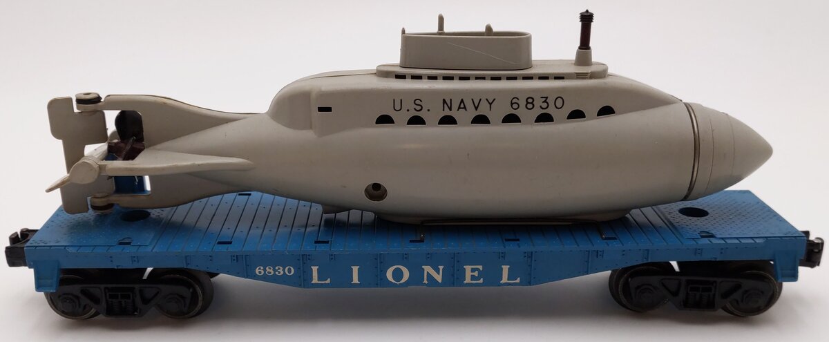 Lionel 6830 Vintage O Flatcar w/ Non Operating Submarine VG
