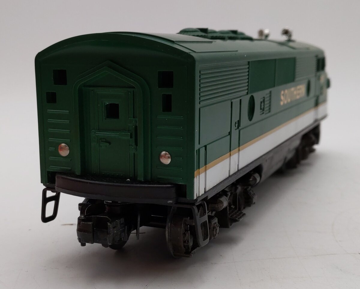 Lionel 6-8567 O Gauge Southern F3 A Non-Powered Diesel Locomotive LN/Box