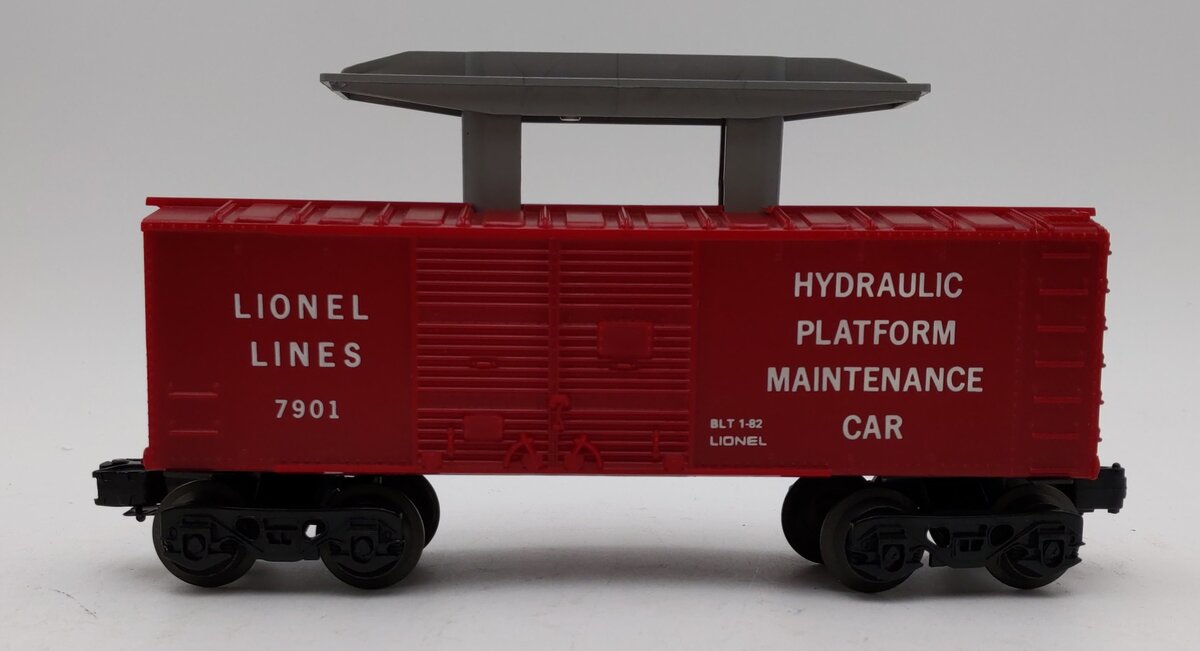 Lionel 6-7901 O Gauge Operating Cop & Hobo Car VG/Box