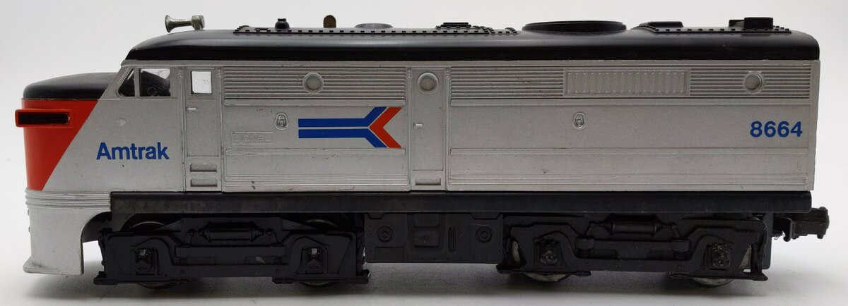 Lionel 6-8664 O Gauge Amtrak Alco A Powered Diesel Locomotive #8664 VG