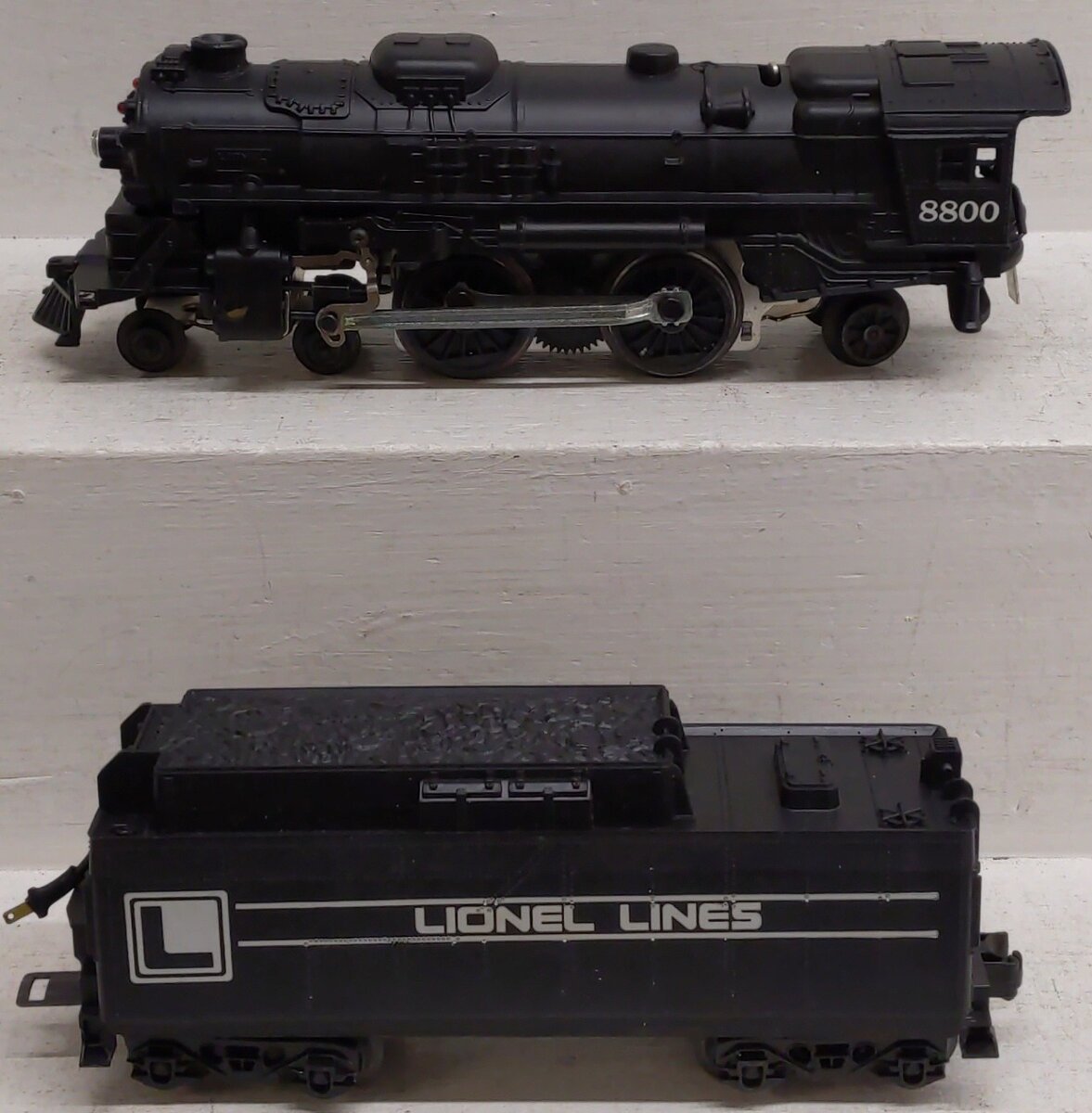 Lionel 6-8800 Lionel Lines 4-4-2 Steam Locomotive & Tender VG/Box