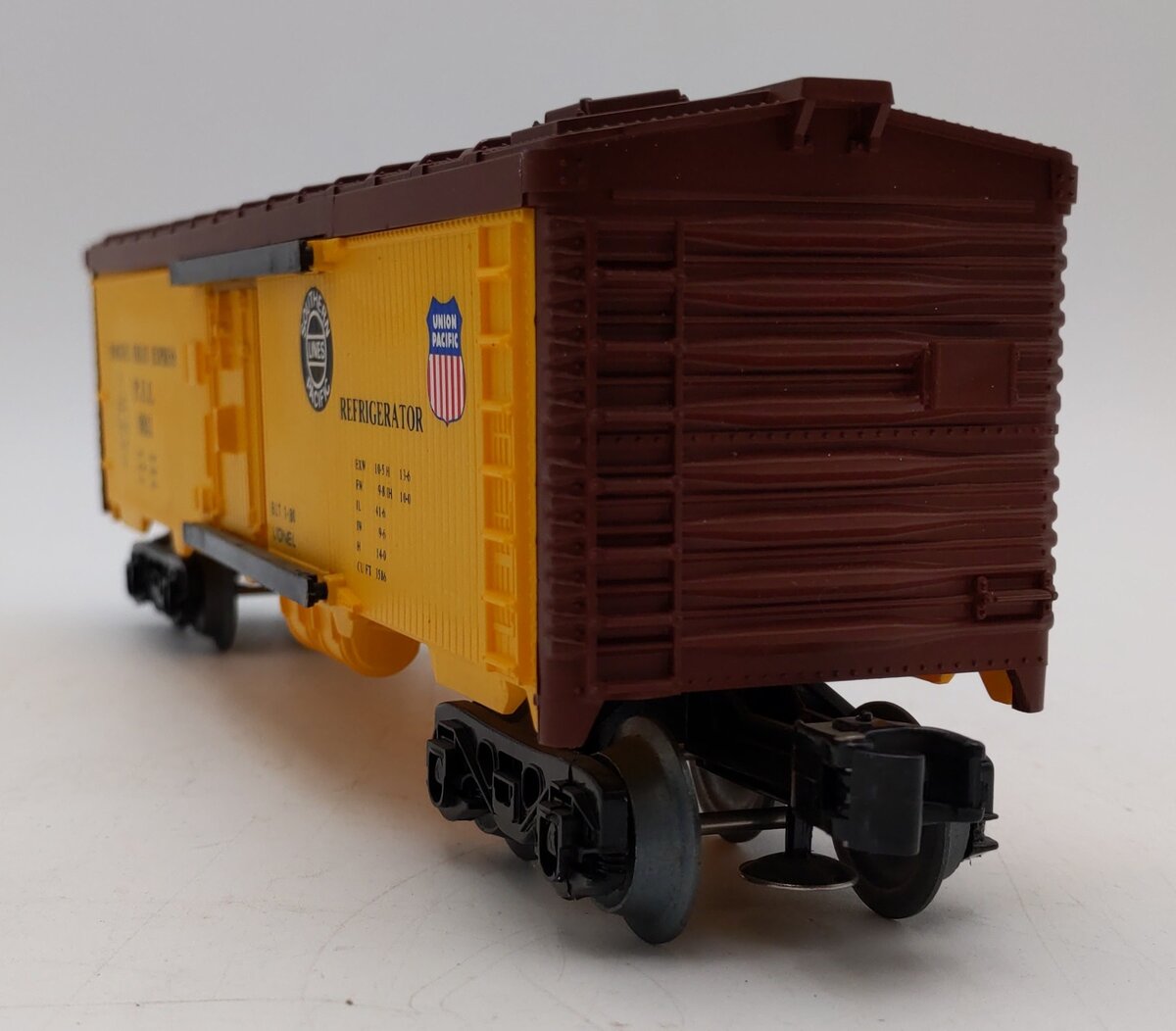 Lionel 6-9811 O Gauge SP/UP FARR Pacific Fruit Express Reefer Car #9811 LN/Box