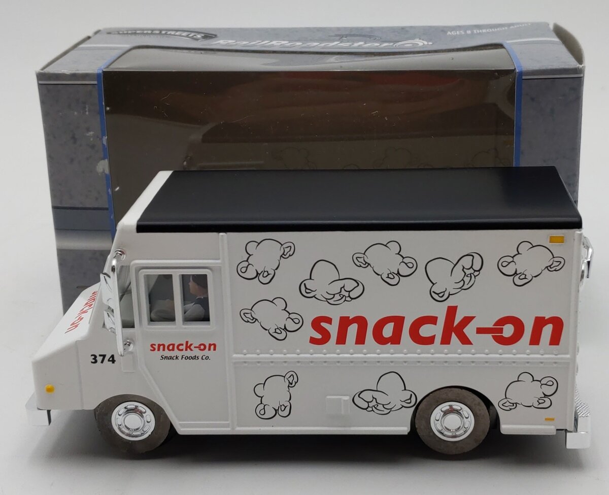 Lionel 6-21577 O Gauge RailRoadster SnackOn Step Van #374 LN/Box