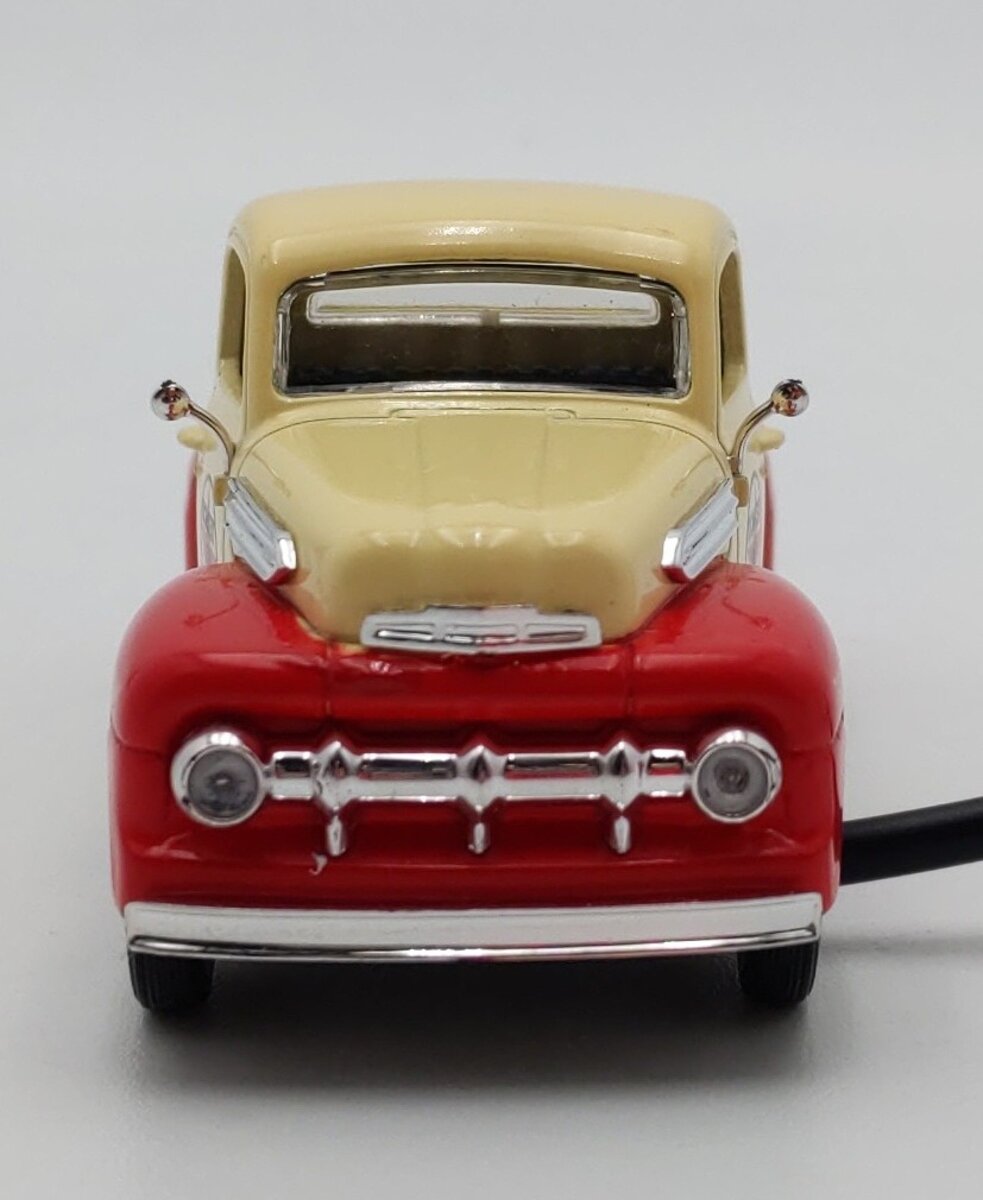 Menards 279-6297 O Gauge Lighted 1951 Ford Pickup w/Texaco Livery LN