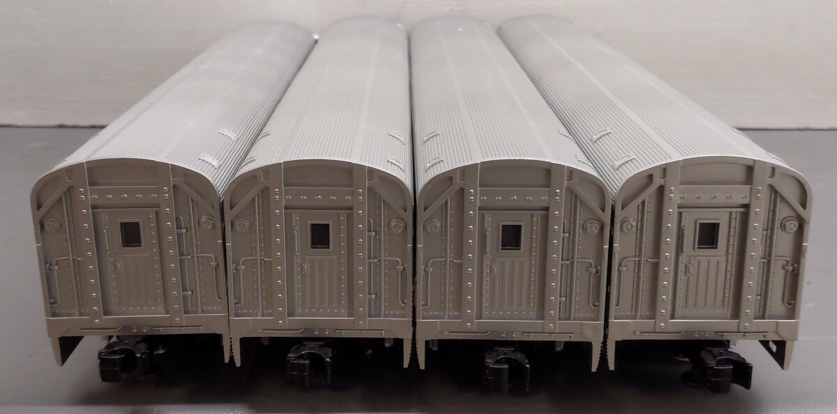 Williams 43154 CB&Q 72 Ft. Streamline Passenger Car (Pack of 4) EX/Box