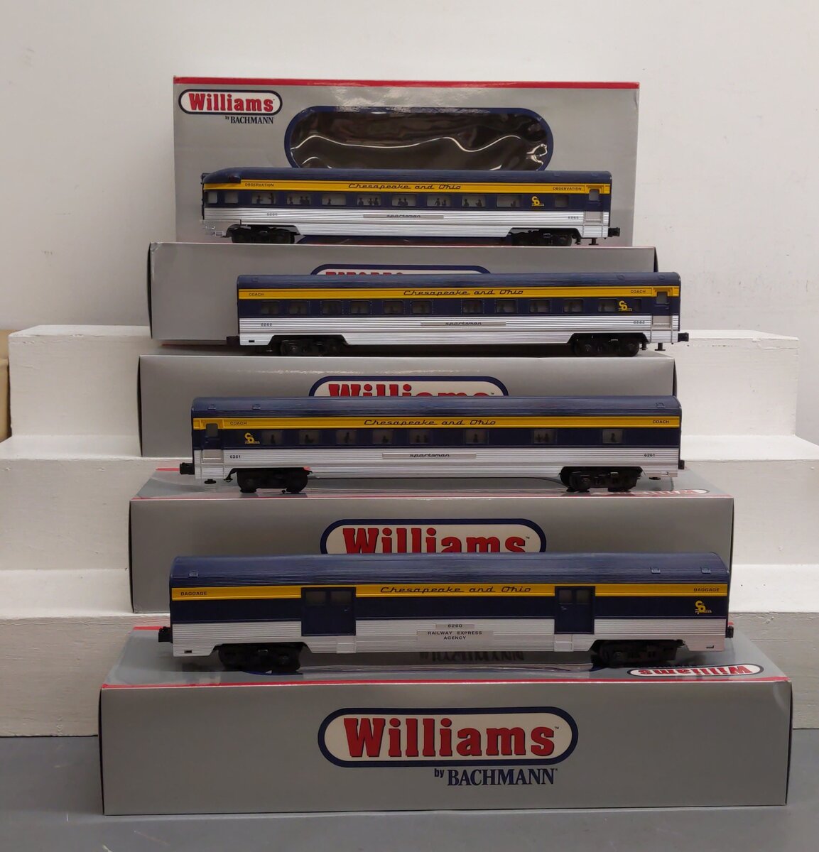 Williams 43155 O Gauge C&O 72 Ft. Streamline Passenger Cars (Set of 4) LN/Box